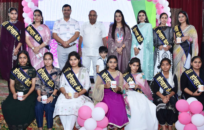 सोनीपत: रितु मिस पर्सनलिटी, गुनगुन मिस एवरग्रीन और निशा मिस ब्यूटी बनी