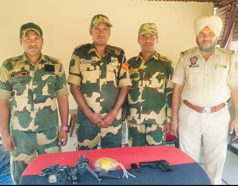 अमृतसर और तरनतारन से दो पाकिस्तानी ड्रोन व हथियार बरामद