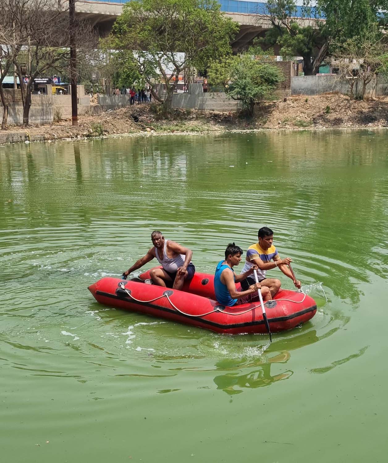 गुरुग्राम: भोंडसी के तालाब में मिला युवक का शव