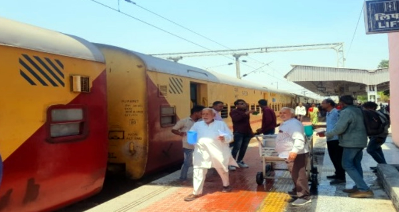 भयंकर गर्मी के मौसम में कोटा मंडल के 10 रेलवे स्टेशनों पर अतिरिक्त पेयजल की व्यवस्था