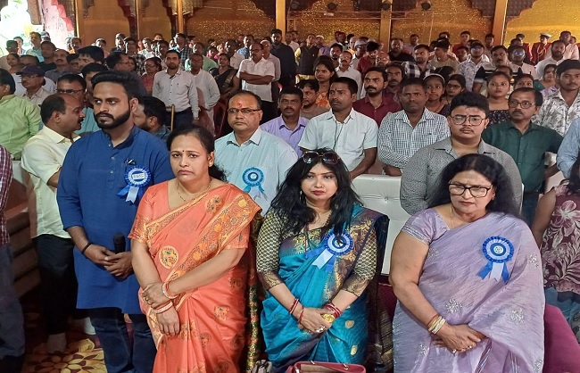 कायस्थ महाकुंभ में उपस्थित चित्रांश बंधुओं का फोटो कायस्थ महाकुंभ में उपस्थित चित्रांश बंधुओं का फोटो
