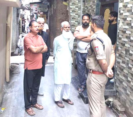 बनभूलपुरा क्षेत्र में चलाया गया सघन सत्यापन अभियान बनभूलपुरा क्षेत्र में चलाया गया सघन सत्यापन अभियान