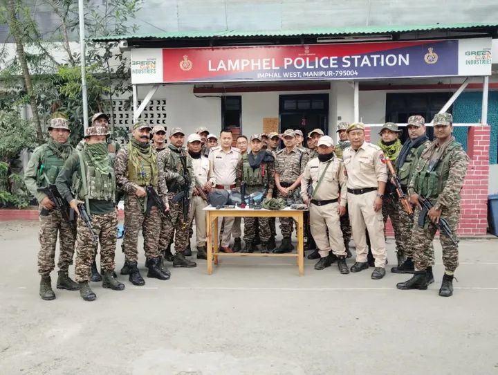 मणिपुर में हथियार और विस्फोटक बरामद