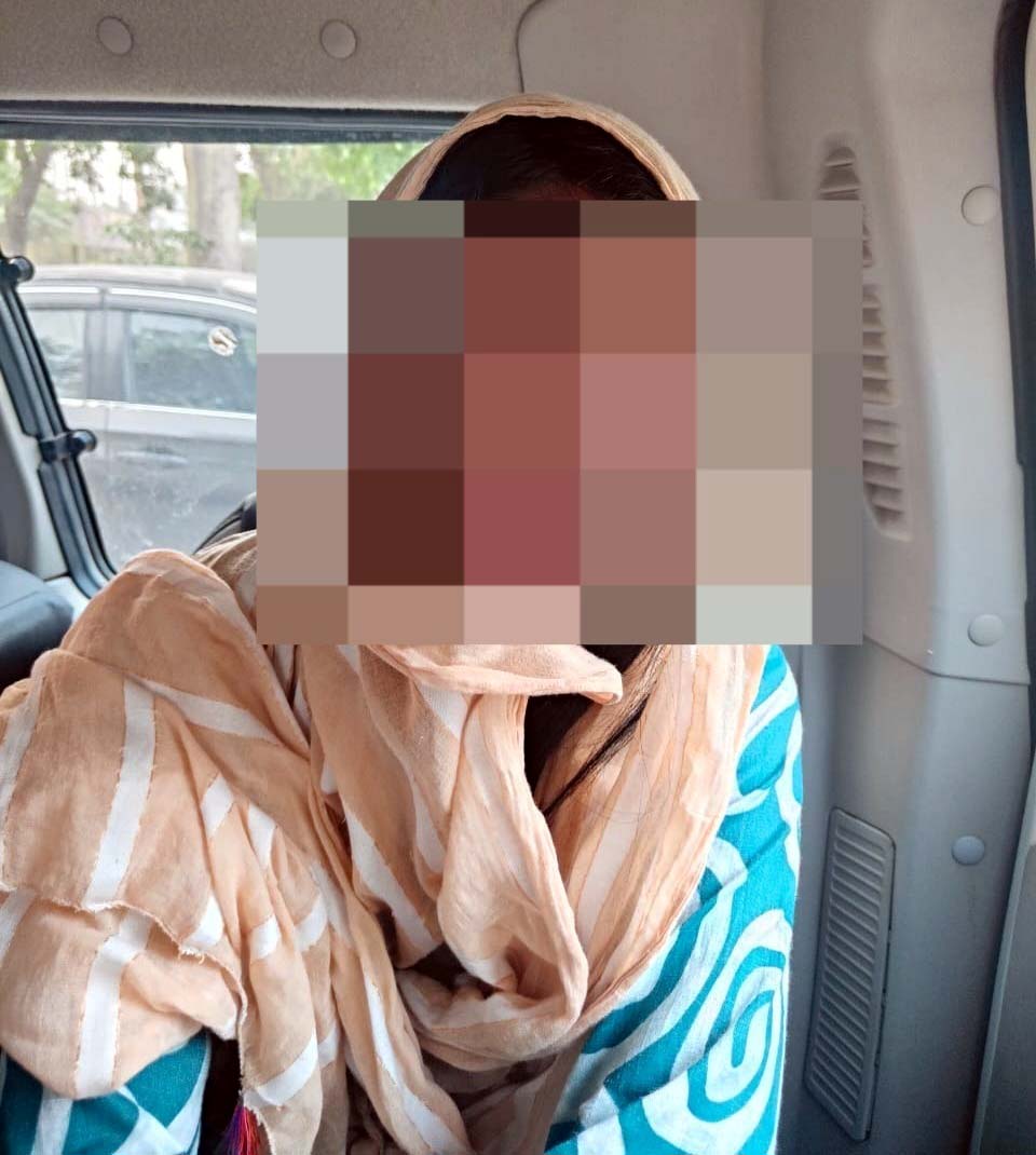 फरीदाबाद : कपड़ा व्यापारी से एक करोड़ की रंगदारी मांगने वाली महिला गिरफ्तार
