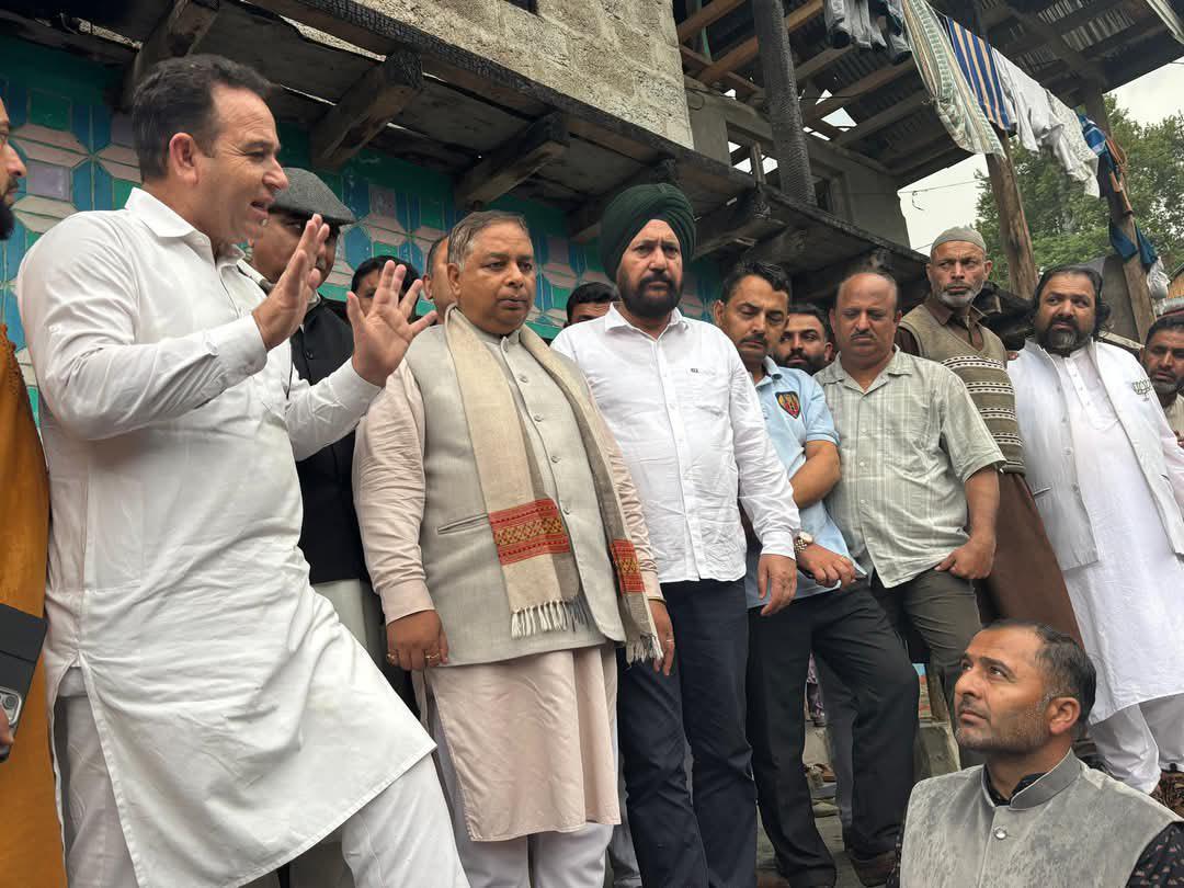 भाजपा ने कुपवाड़ा के करनाह में गोलाबारी से प्रभावित गांवों का किया दौरा