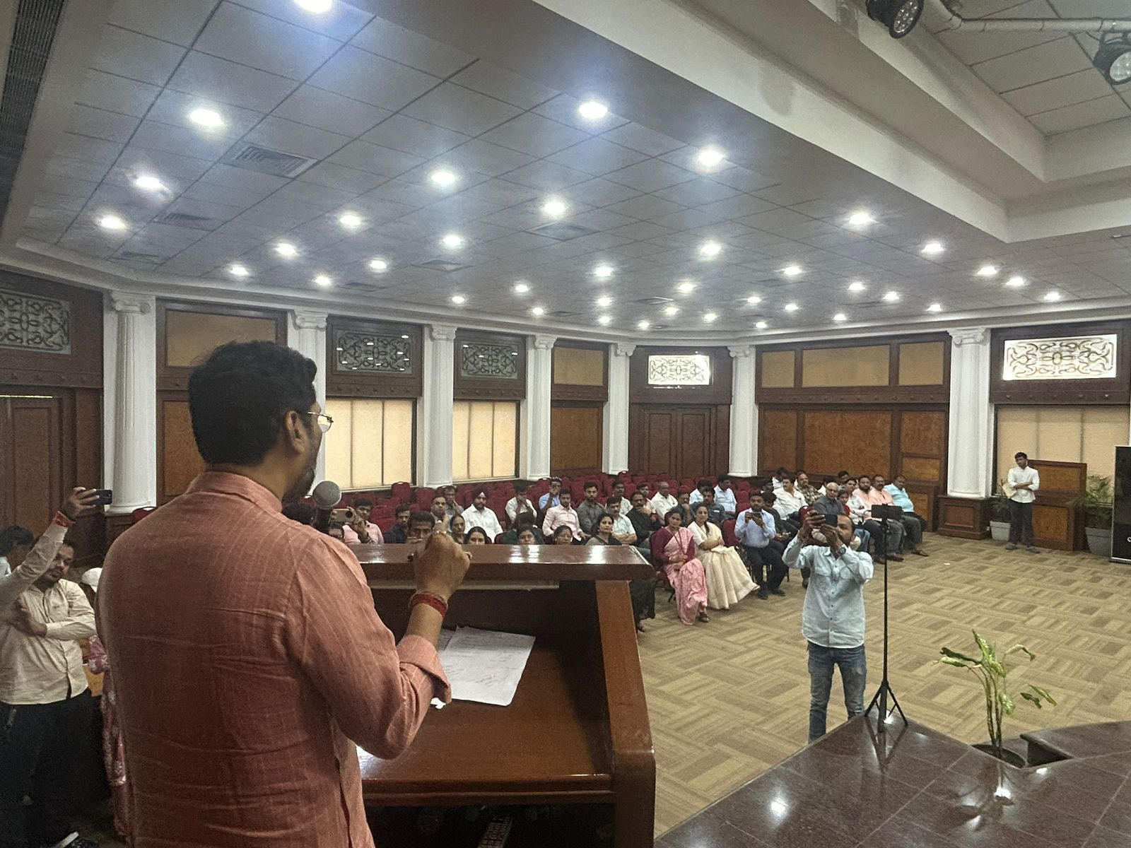 अहिल्याबाई ने ध्वस्त काशी विश्वनाथ व सोमनाथ मंदिर पुनर्निर्माण किए
