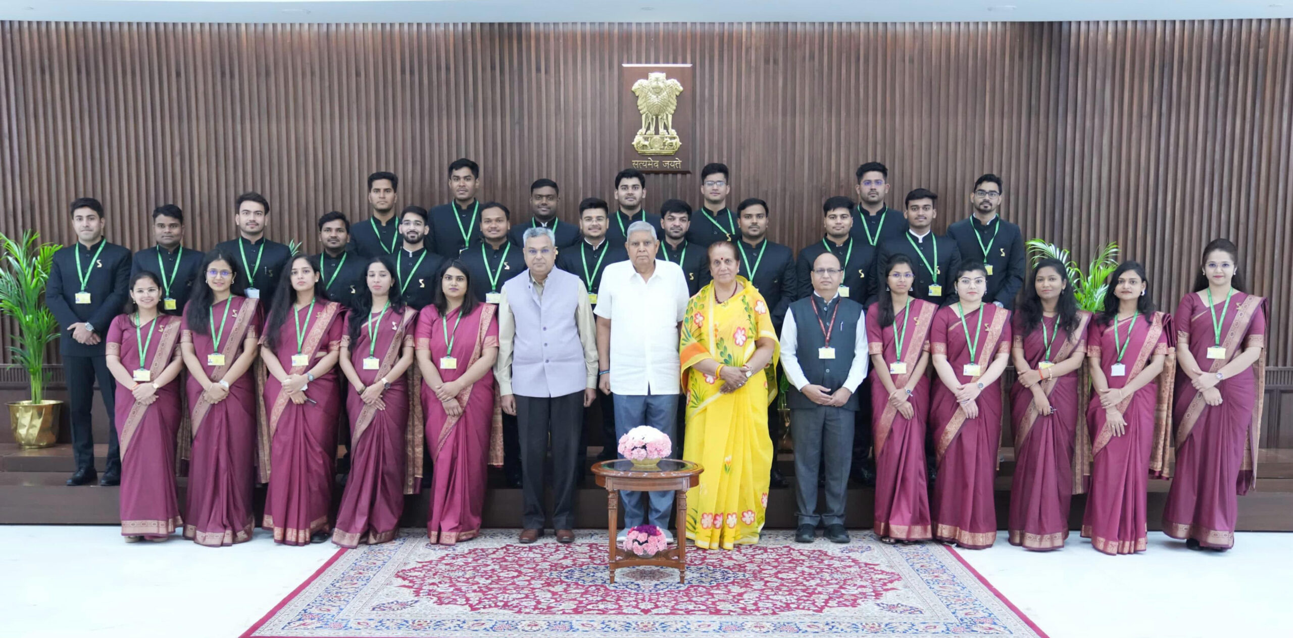 उपराष्ट्रपति जगदीप धनखड़ भारतीय सांख्यिकी सेवा (आईएसएस) के 2024 और 2025 बैच के परिवीक्षाधीन अधिकारियों को संबोधित करते हुए।