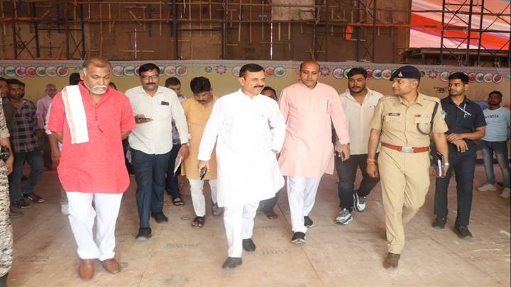 नरसिंहपुरः मंत्री उदय प्रताप सिंह ने किया कृषि उद्योग समागम कार्यक्रम की तैयारियों का अवलोकन