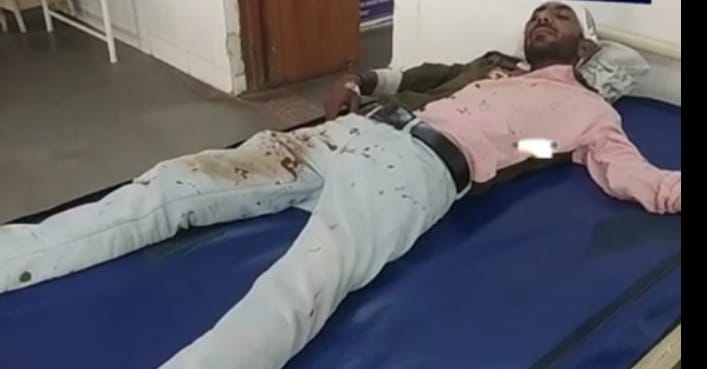 राजगढ़ः कार की टक्कर से बाइक सवार तीन युवक घायल,एक की हालत गंभीर