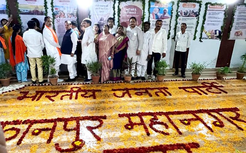 कानपुर में भाजपा कार्यालय में पुण्यश्लोक लोकमाता अहिल्याबाई होल्कर के व्यक्तित्व एवं कृतित्व पर आधारित प्रदर्शनी का छायाचित्र