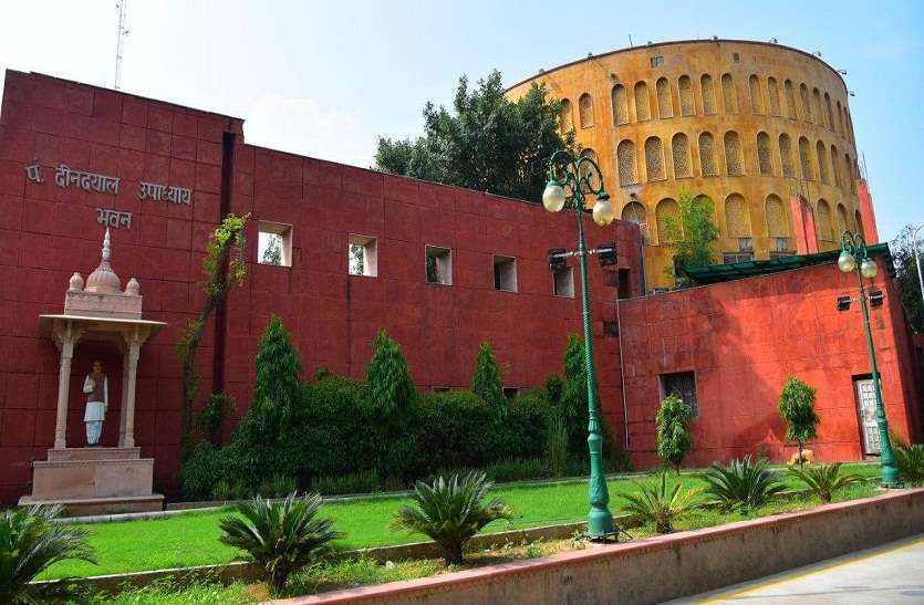 31 मई तक ग्रेटर निगम चलाएगा अवैध होर्डिंग-बैनर के खिलाफ विशेष अभियान