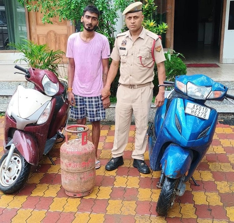 चोरी की दो स्कूटी समेत एक आरोपित गिरफ्तार