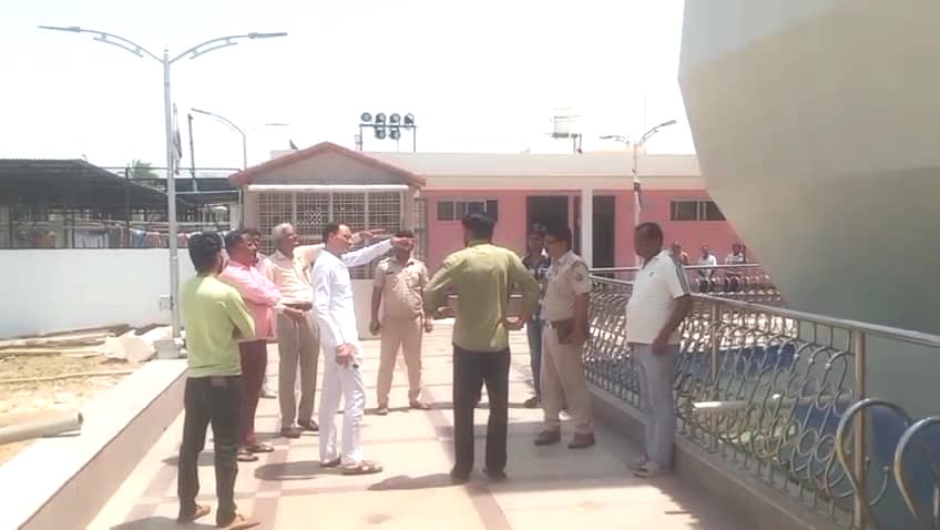 स्वस्ति धाम जैन मंदिर में भीषण चोरी, अज्ञात चोर ले उड़े लाखों रुपये के सोने-चांदी के आभूषण 1 स्वस्ति धाम जैन मंदिर में भीषण चोरी, अज्ञात चोर ले उड़े लाखों रुपये के सोने-चांदी के आभूषण 1