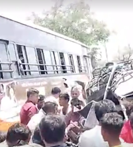 तीन वाहनों के आपस में टकराने से भीषण हादसा, 4 की मौत, 9 घायल