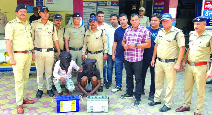 पुिलस िगरफत में अाराेिपत पुिलस िगरफत में अाराेिपत