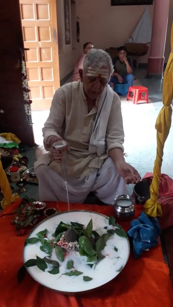 विश्व परिवार दिवस : एकल परिवार के चलन और दरकते रिश्तों के दौर में तीन पीढ़ियाें से एक साथ रह रहा ‘जगतगंज का पांडेय’ परिवार