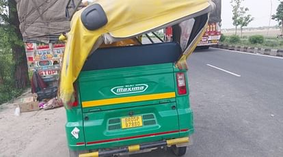 बिहार के मोतिहारी में हुई सड़क दुर्घटना में चार की मौत,तीन घायल