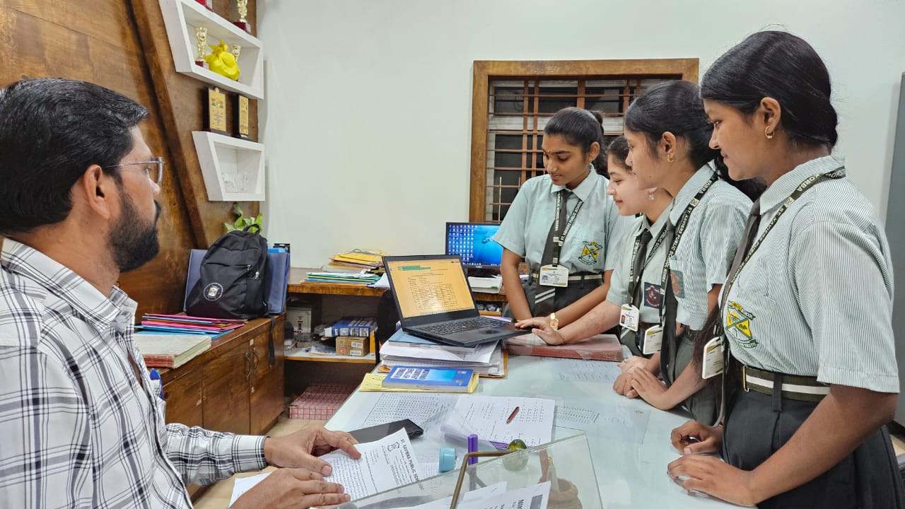कोरबा : सेंट जेवियर्स पब्लिक स्कूल की छात्रा प्रकृति दुबे ने बारहवीं में 94 प्रतिशत अंक हासिल किए