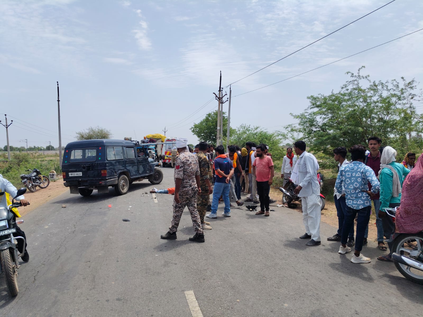 मुरैना: बाइक सवार पति-पत्नी को ट्रक ने मारी टक्कर, पति की मौत