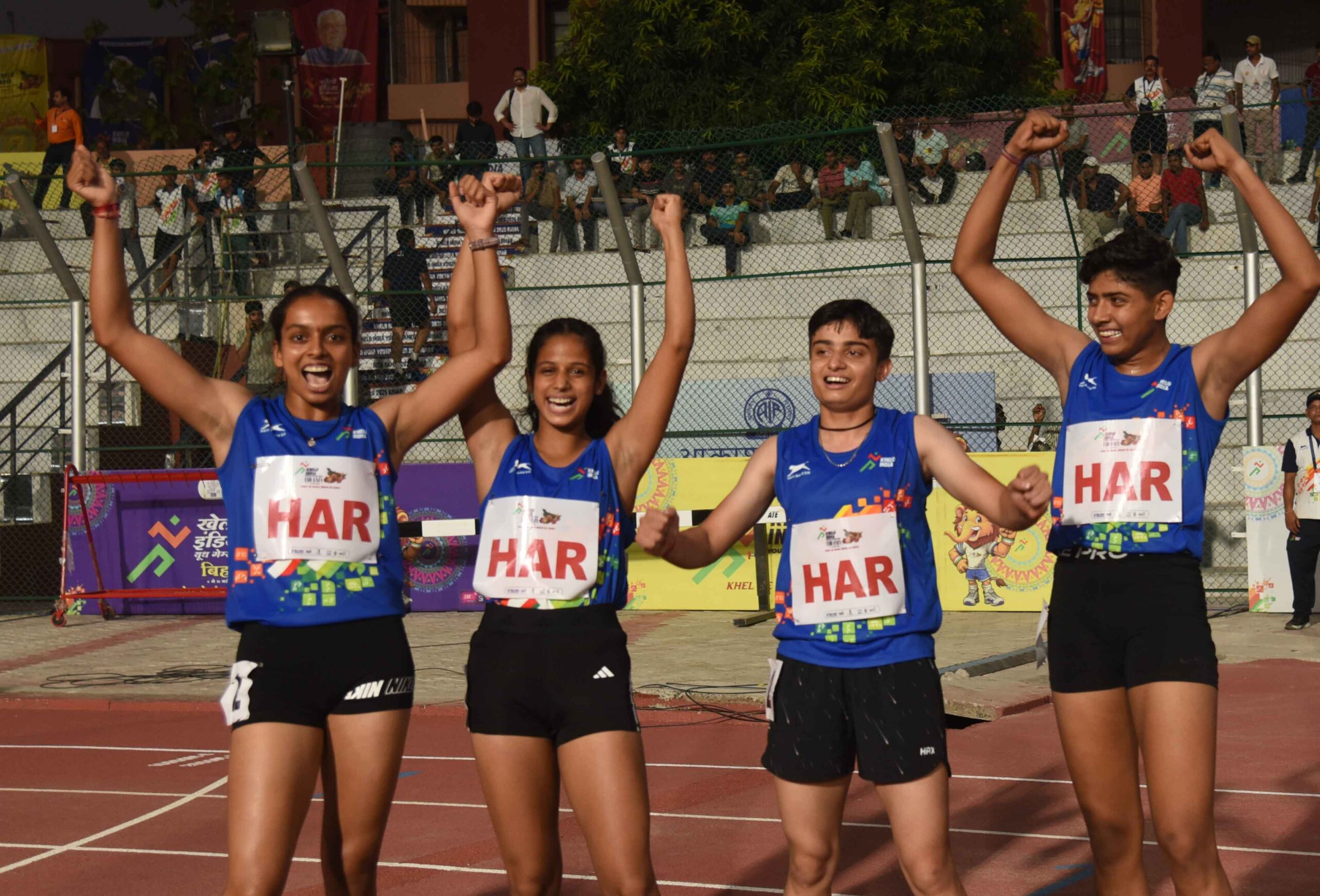 हरियाणा की एथलीट फाइनल में अपनी गोल्ड मैडल जीत का जश्न मनाते