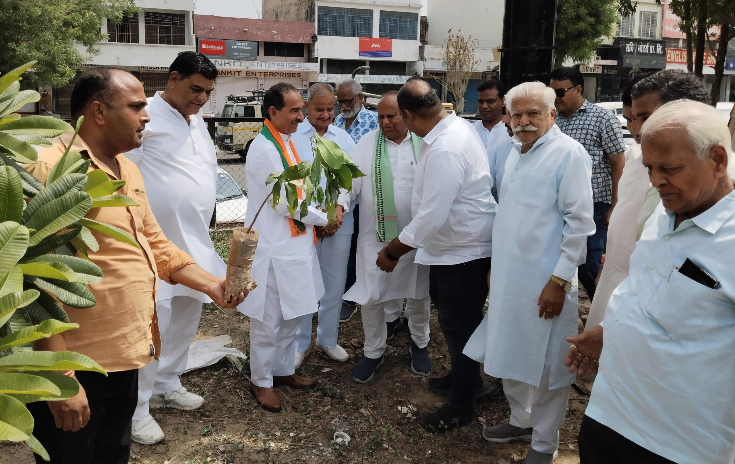 वीर सावरकर के सिद्धांतों से प्रेरित होकर युवा राष्ट्र निर्माण में आगे आए : मदन राठौड़