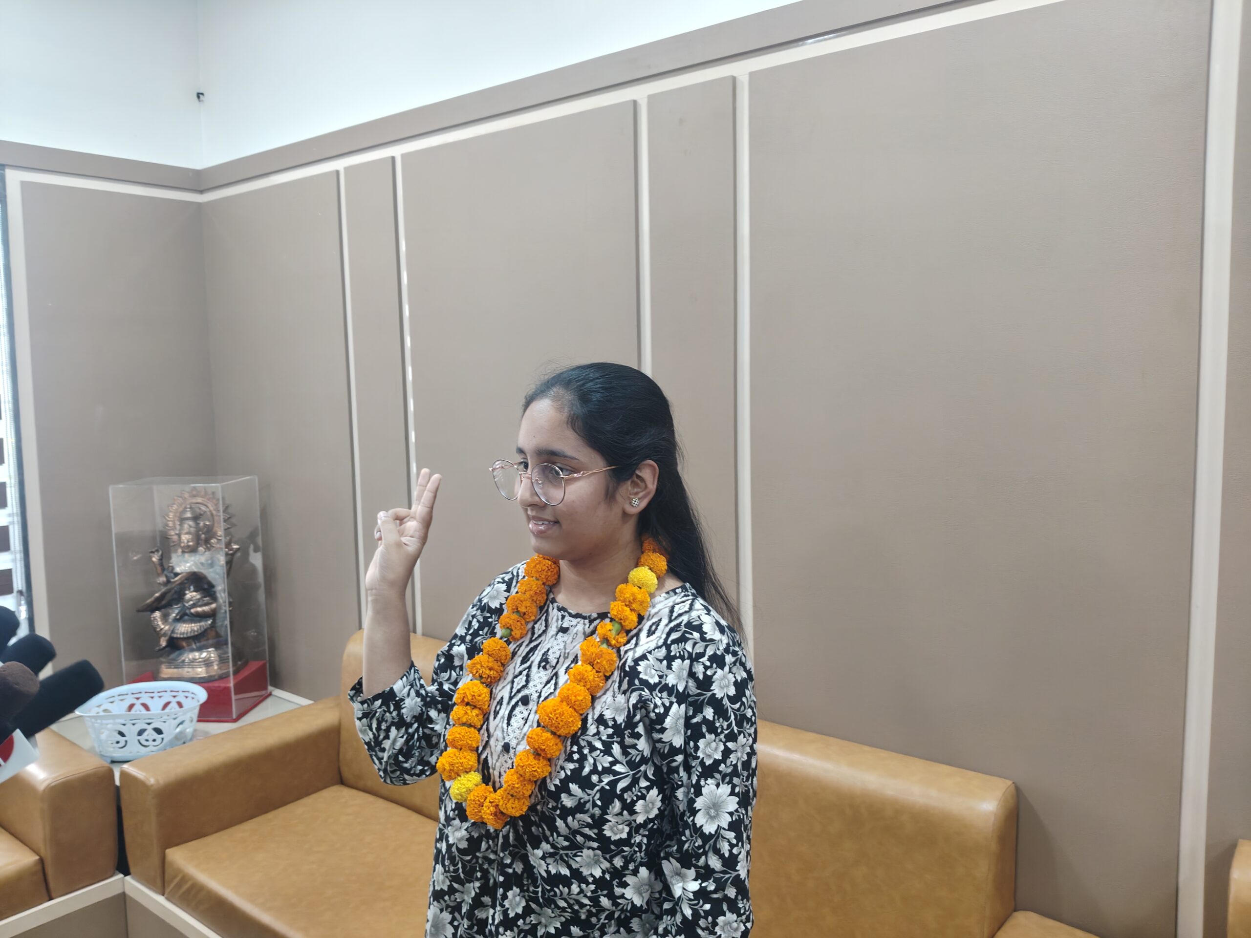 बोर्ड 12वीं परीक्षा में एसडी कन्या महाविद्यालय नरवाना की छात्रा याशिका ने प्रदेश में दूसरा स्थान पाया