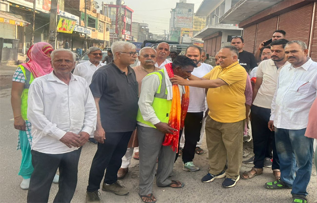सोनीपत: स्वच्छता प्रहरी बने नागरिक, शहर काे संवारने वाले कर्मचारी सम्मानित