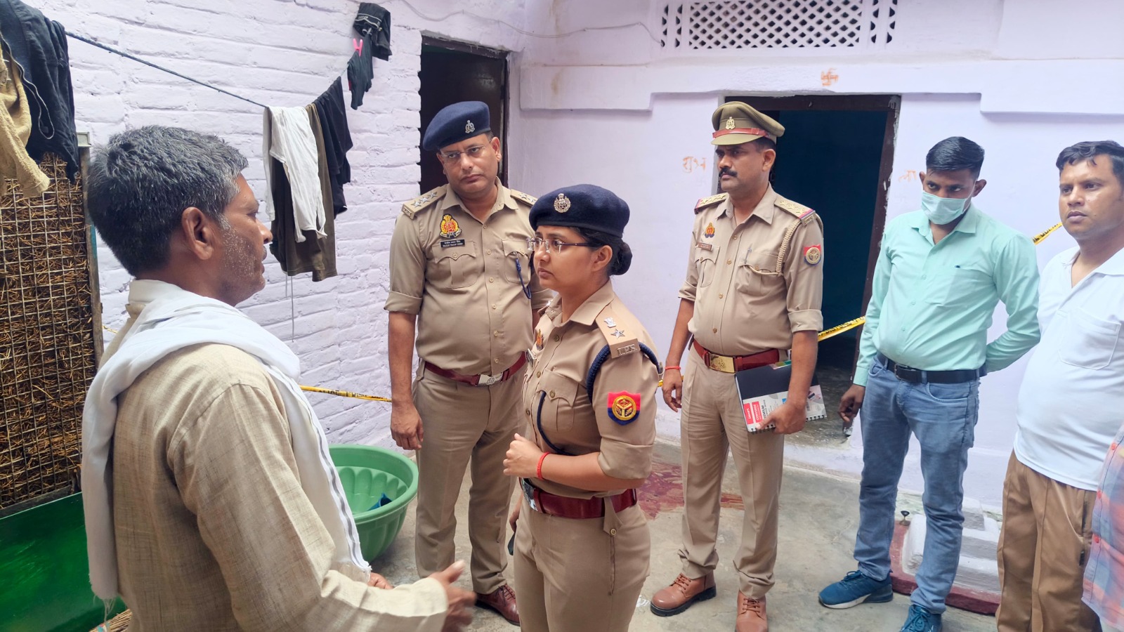 पति और पत्नी पर धारदार हथियार से हमला, पत्नी की मौत