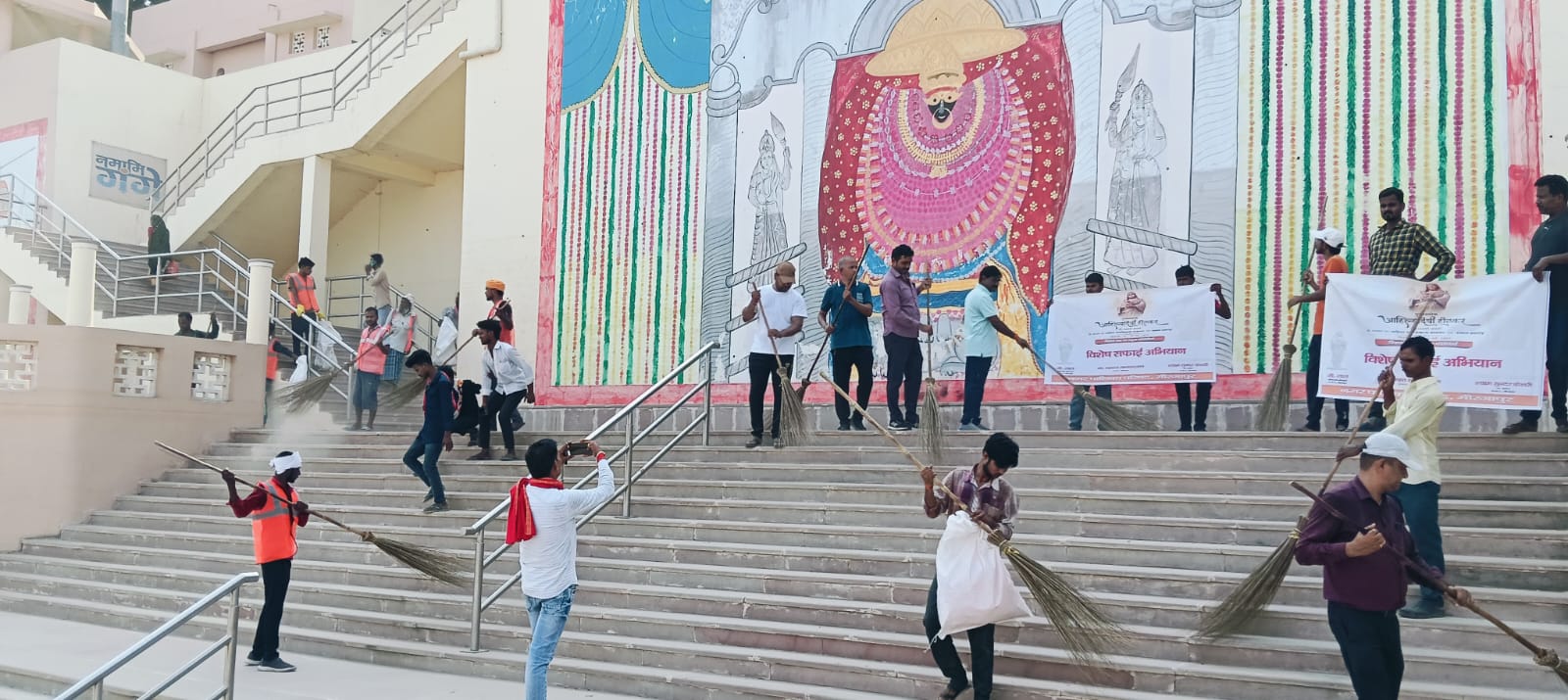 अहिल्याबाई होल्कर जयंती पर घाटों-पार्कों पर सामूहिक श्रमदान सामुदायिक सहभागिता की मिसाल