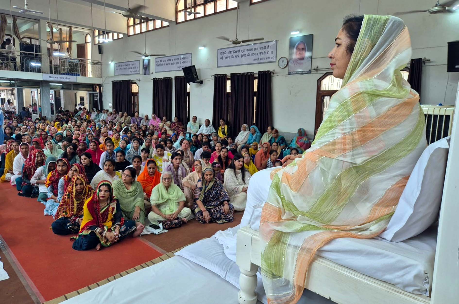 हिसार : समाज की उन्नति में महिलाओं का अमूल्य योगदान : रितु सुनेजा