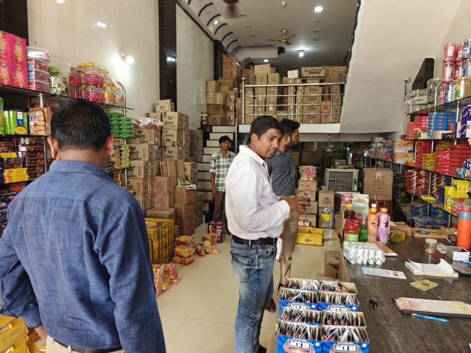 शहर के 11 खाद्य प्रतिष्ठानों का निरीक्षण, 102 नमूने लिए