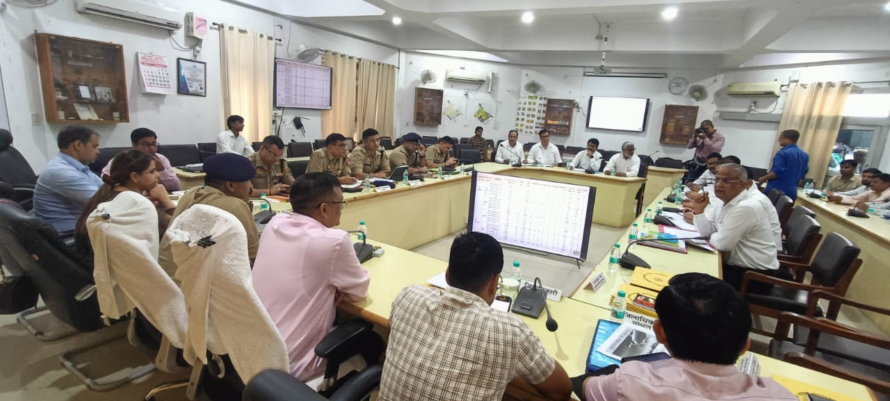 आकांक्षीय विकास खंडों की खराब मॉनीटरिंग पर कमिश्नर खफा