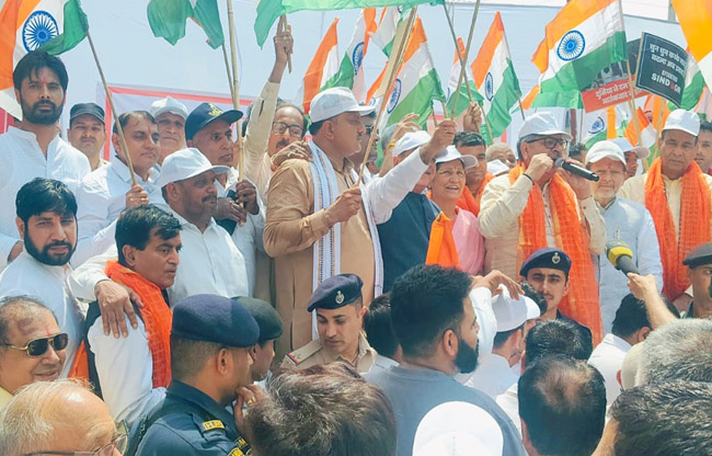 देशभक्ति के रंग में रंगा साेनीपत,वीरों के सम्मान में निकाली तिरंगा यात्रा