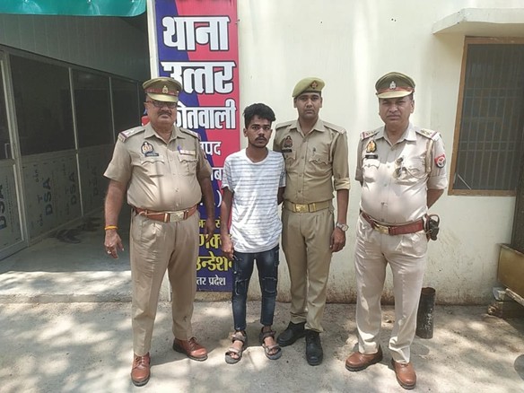 बदले की आग में छूरा मारकर की थी युवक की हत्या
