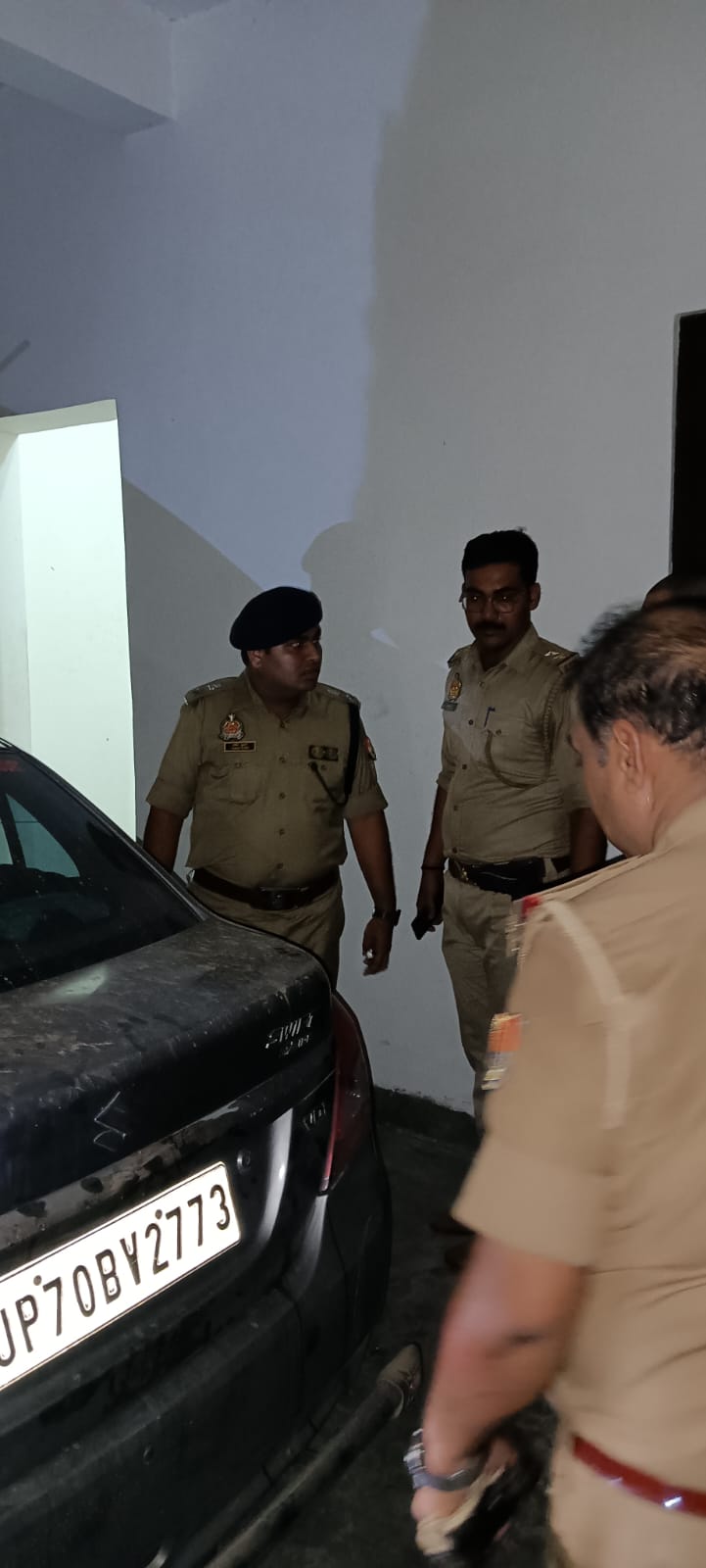 शराब पीने के विवाद में एक युवक की हत्या,मौके पर पहुंचे अफसर