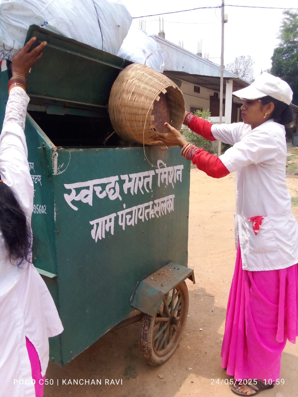 सूरजपुर जिले के ग्राम पंचायतों में नियमित हो रहा सूखे कचरे का संग्रहण