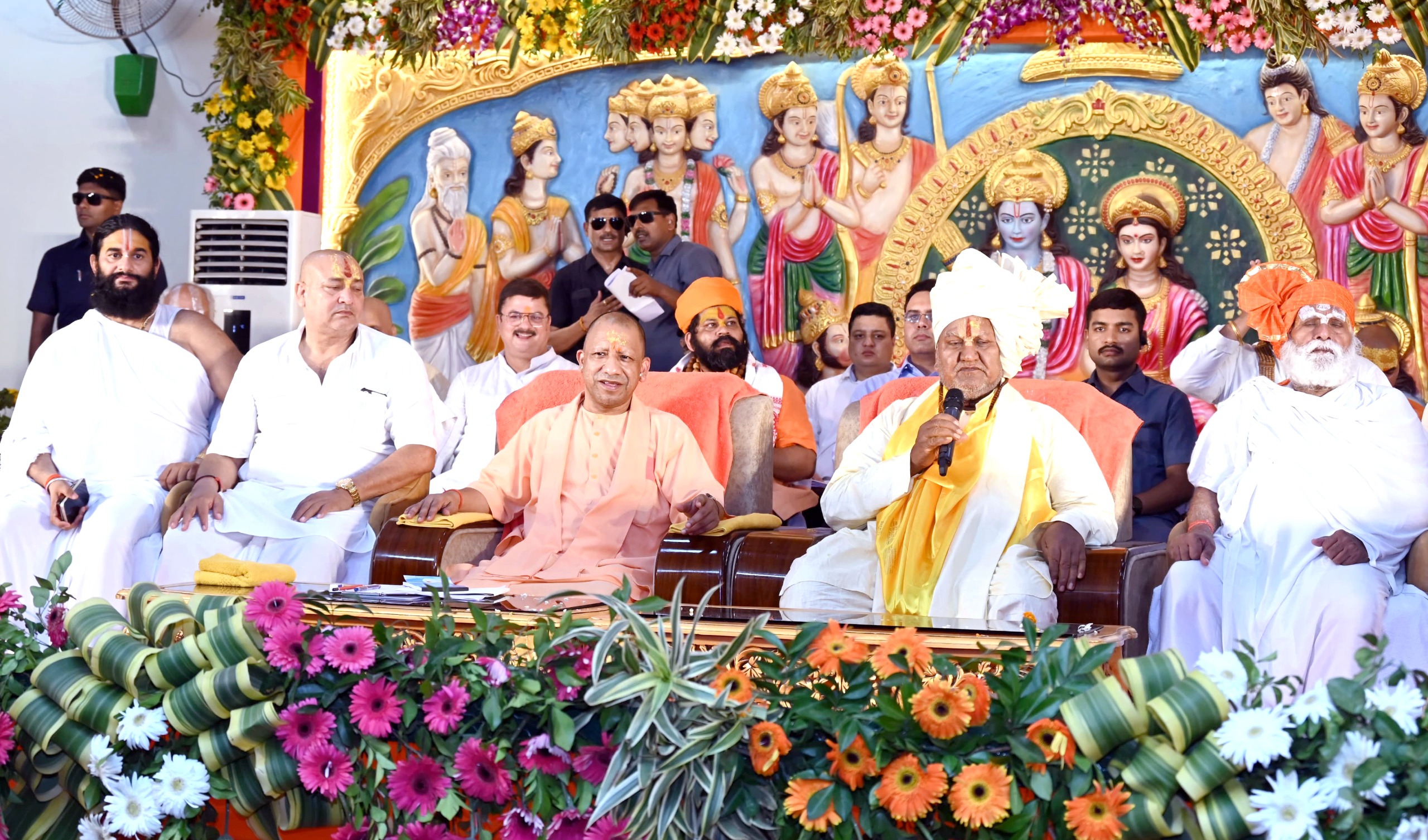 भक्ति, शक्ति, बुद्धि और युक्ति का संगम है हनुमानगढ़ी : योगी आदित्यनाथ भक्ति, शक्ति, बुद्धि और युक्ति का संगम है हनुमानगढ़ी : योगी आदित्यनाथ