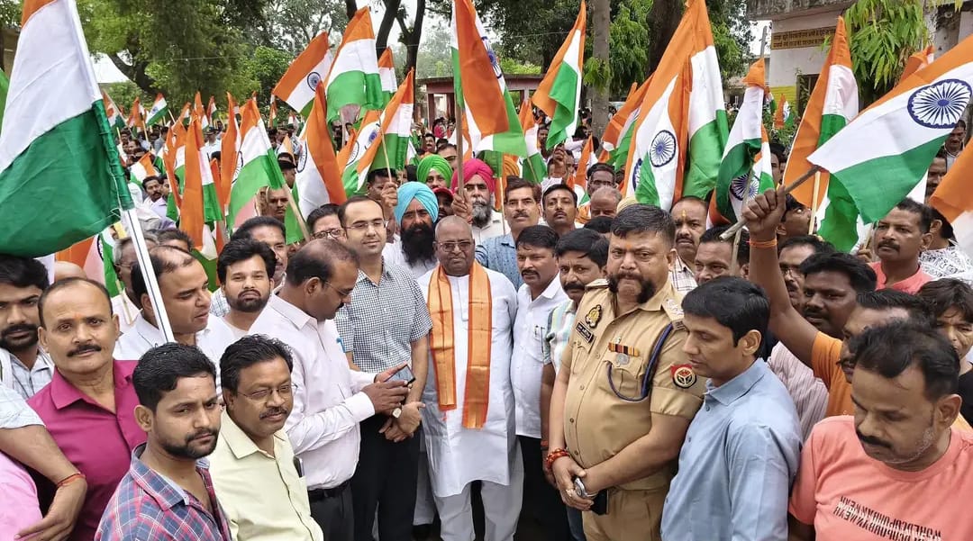 फतेहपुर तहसील में शौर्य तिरंगा यात्रा में उमड़ा देशभक्ति का सैलाब