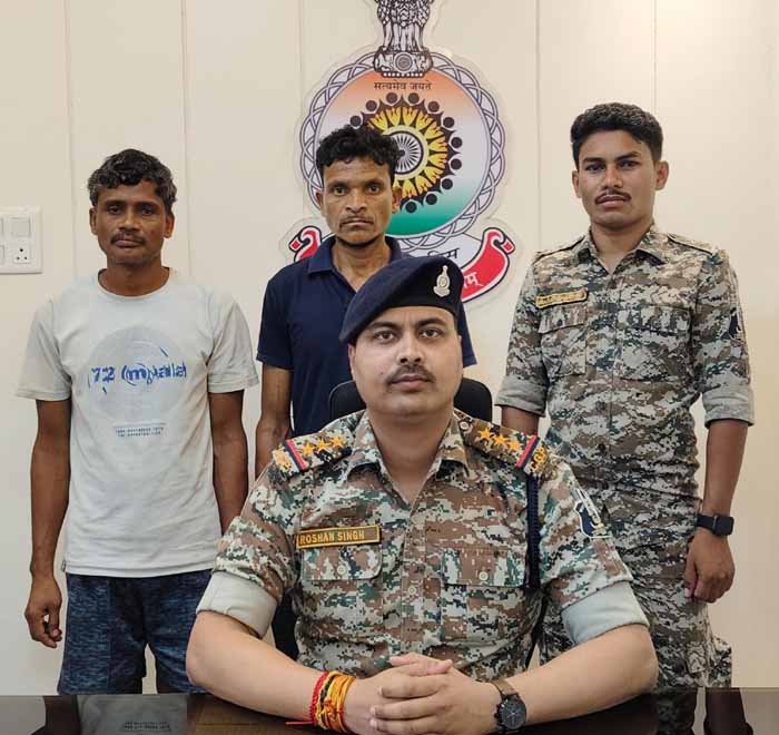 छत्तीसगढ़ के सुकमा से ग्रामीण की हत्या में शामिल दो लाख के इनामी सहित दो नक्सली गिरफ्तार