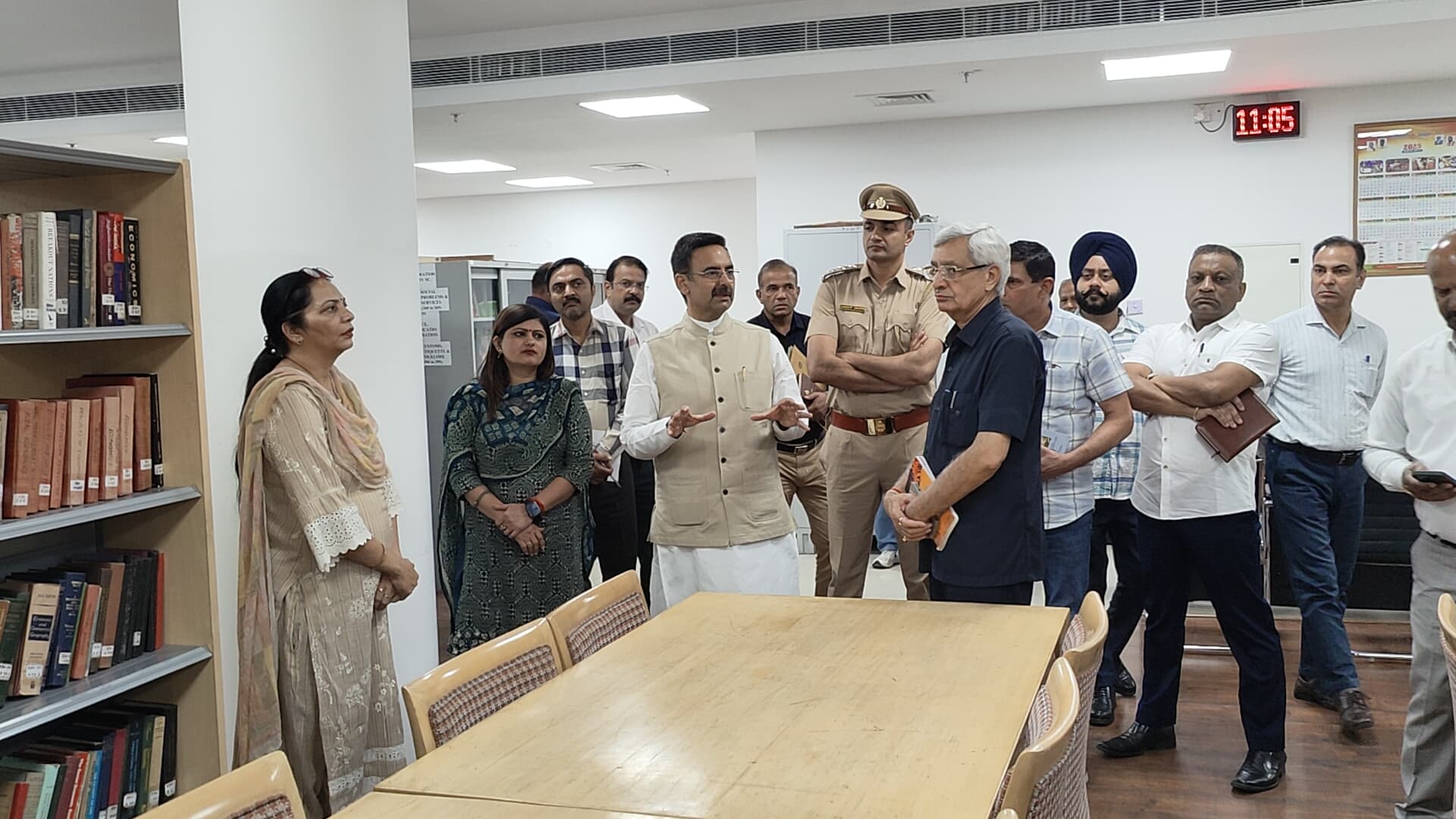 विस अध्यक्ष हरविन्द्र कल्याण ने विधानसभा पुस्तकालय और कैंटीन का किया निरीक्षण