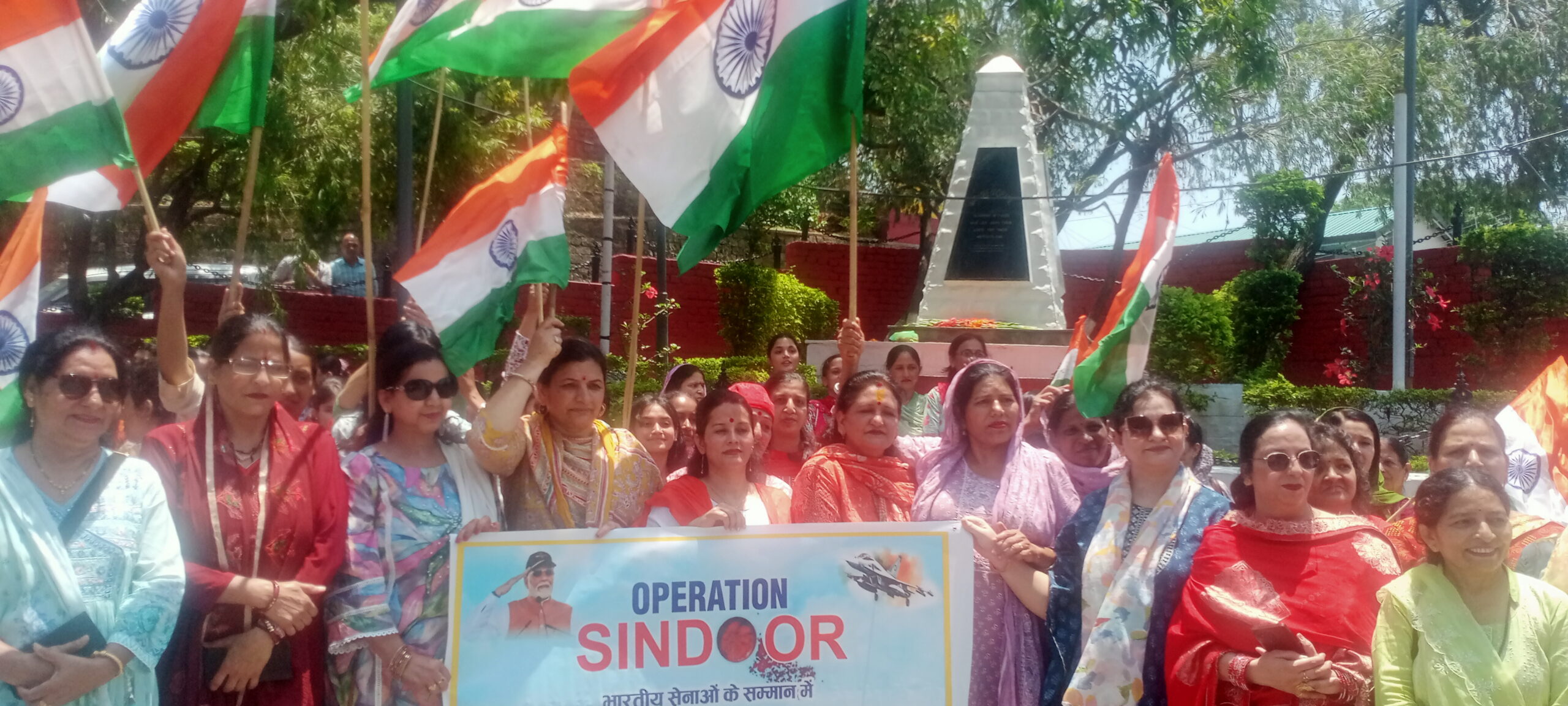 भाजपा नाहन महिला मंडल ने निकाली सिंदूर यात्रा , शहीदों को किया नमन