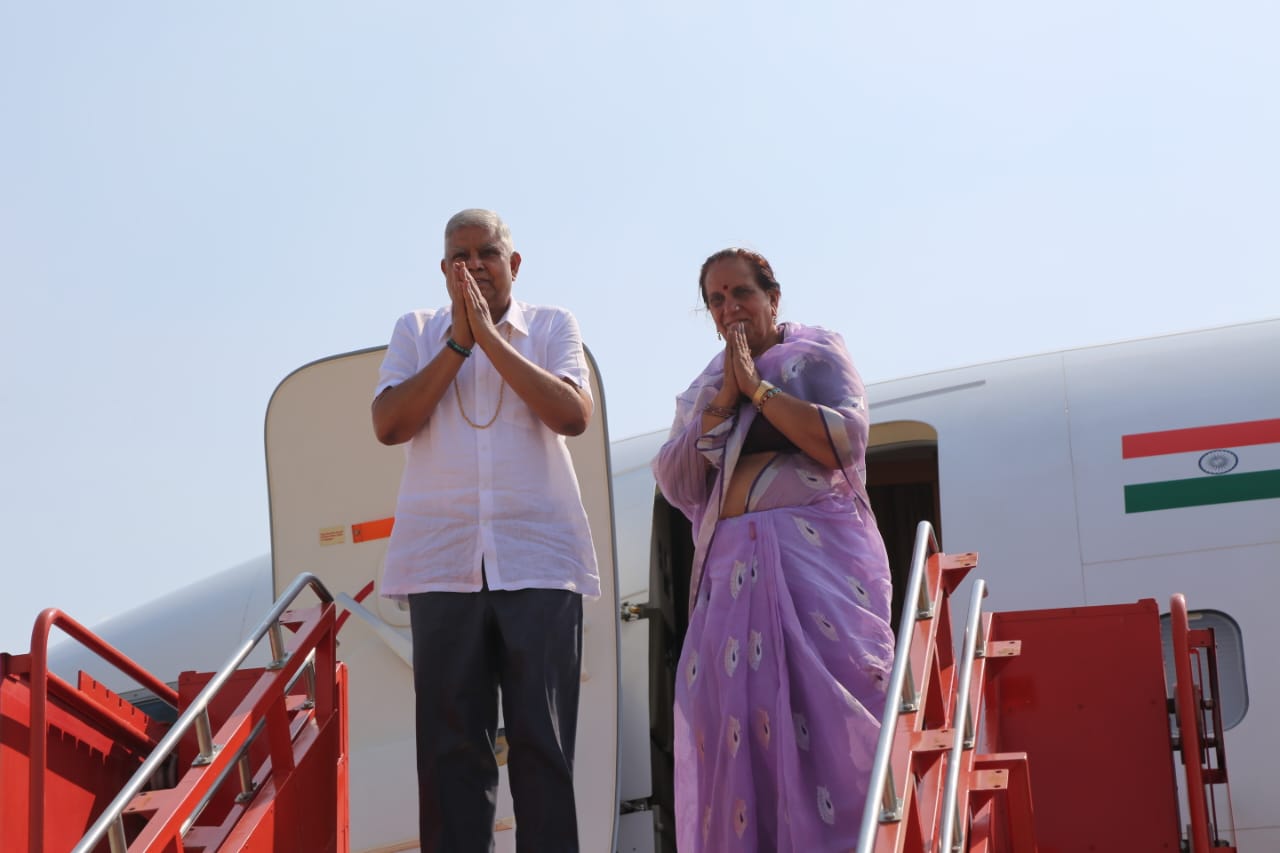 उप राष्‍ट्रपति धनखड़ जबलपुर से नई दिल्‍ली रवाना.