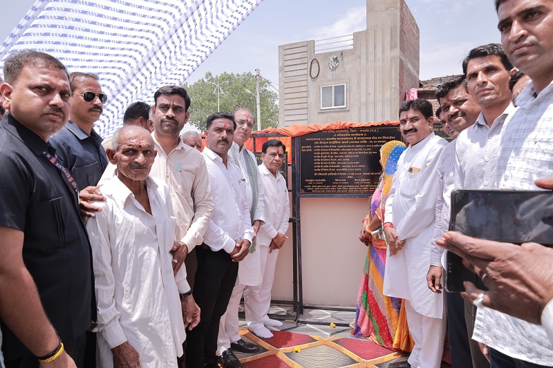 उप मुख्यमंत्री देवड़ा ने मंदसौर के नारायणगढ़ में 2 करोड़ 32 लाख के निर्माण कार्यों का किया लोकार्पण