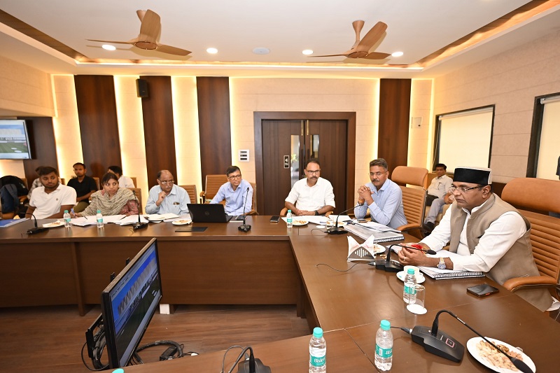 हर हफ्ते दें निर्माण कार्य प्रगति की प्रोग्रेस रिपोर्ट : मंत्री सारंग