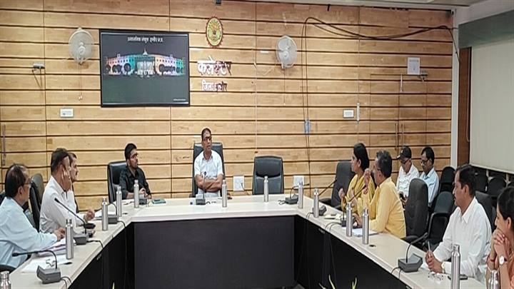 इंदौर-पीथमपुर इकॉनामिक कॉरिडोर के लिए भू-धारकों से सहमति पत्र लेने का कार्य तेजी से जारी