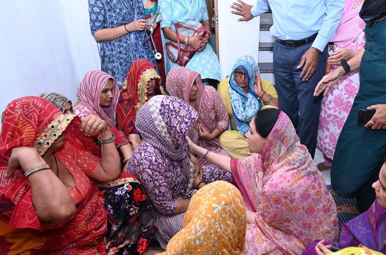 शहीद सुरेंद्र कुमार को दीया कुमारी ने दी श्रद्धांजलि, कहा-ये परिवार हमारा ही हिस्सा