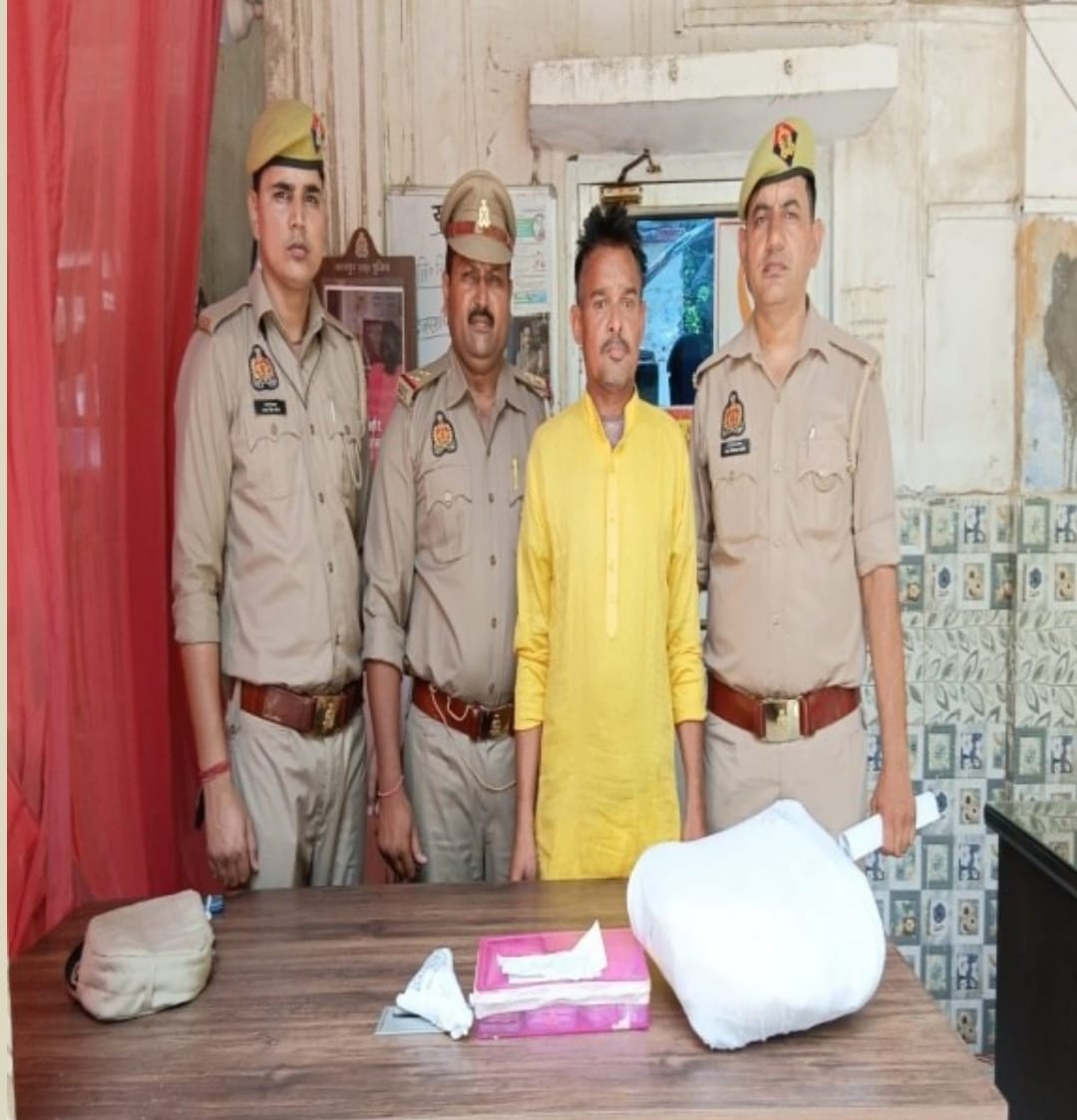 पुलिसकर्मी के घर चोरी करने वाला शातिर चोर चढ़ा पुलिस के हत्थे