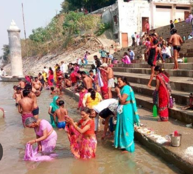 गंगा नहाने गए नाबालिग तीन दोस्त नदी में डूबे, एक की मौत