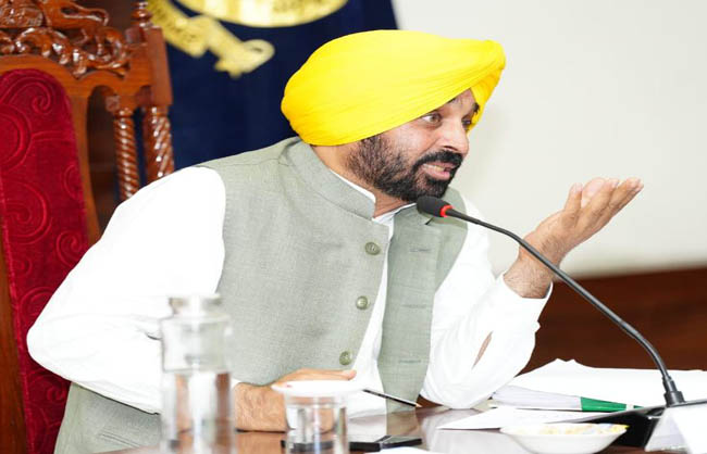 दूसरे राज्यों के विद्यार्थियों को जबरन घरों को न भेजें शिक्षण संस्थान: भगवंत मान