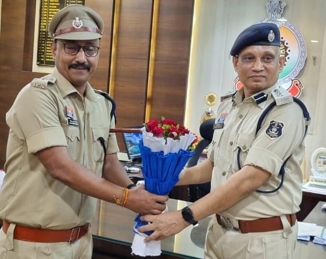 नवपदस्थ पुलिस अधीक्षक विजय पाण्डेय ने किया पदभार ग्रहण